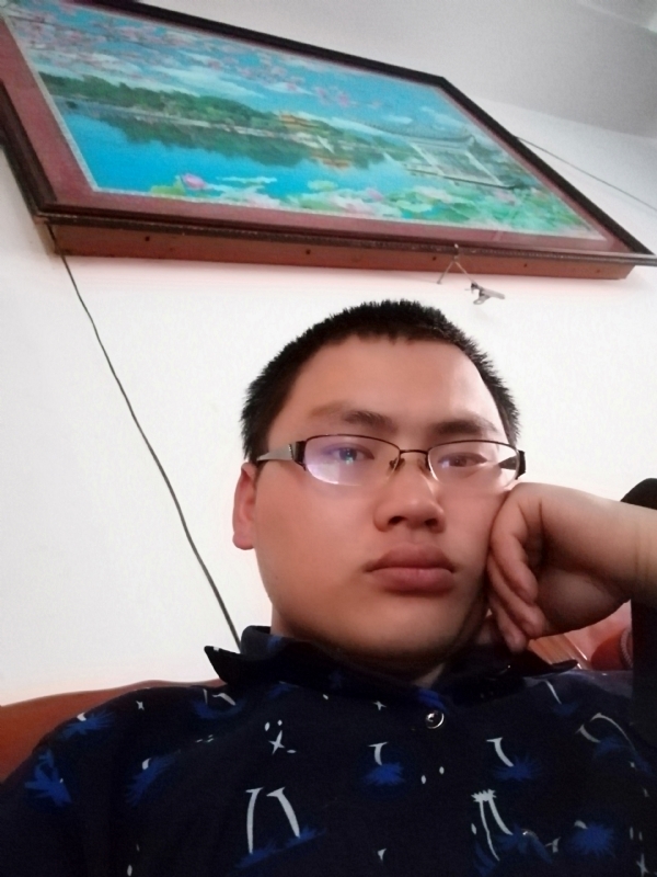90男孩的第一张照片--华安相亲网