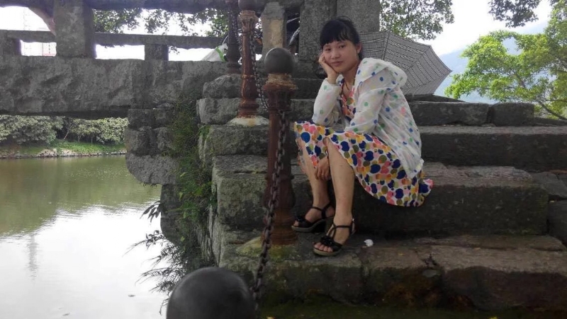 女子悠然的第一张照片--华安相亲网