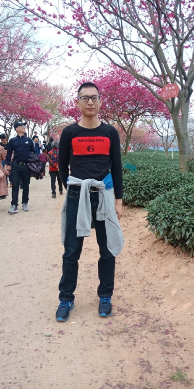 小梁的第一张照片--华安相亲网