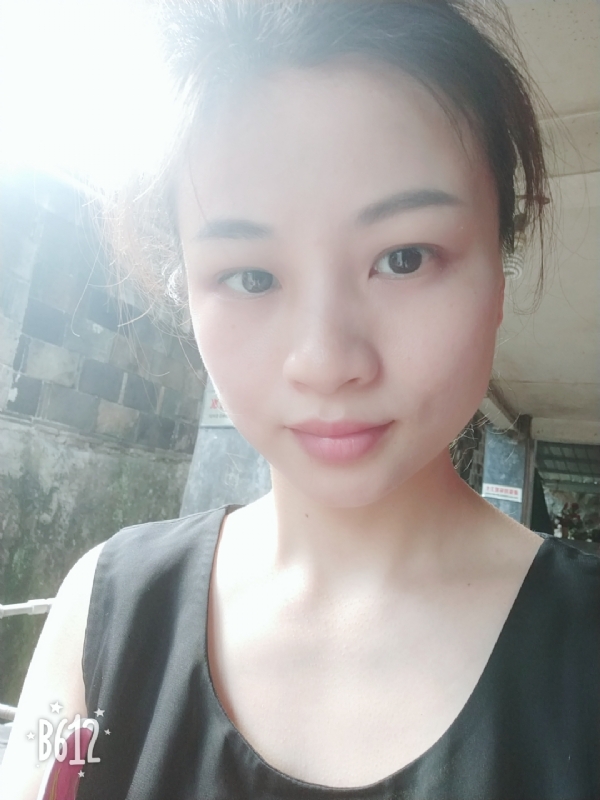 慢慢的第三张照片--华安相亲网