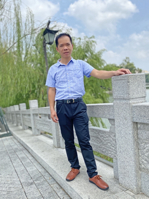 奇峰向阳的第一张照片--华安相亲网