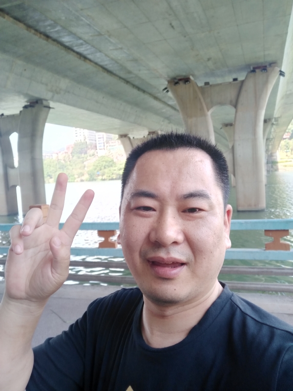 上人的第一张照片--华安相亲网