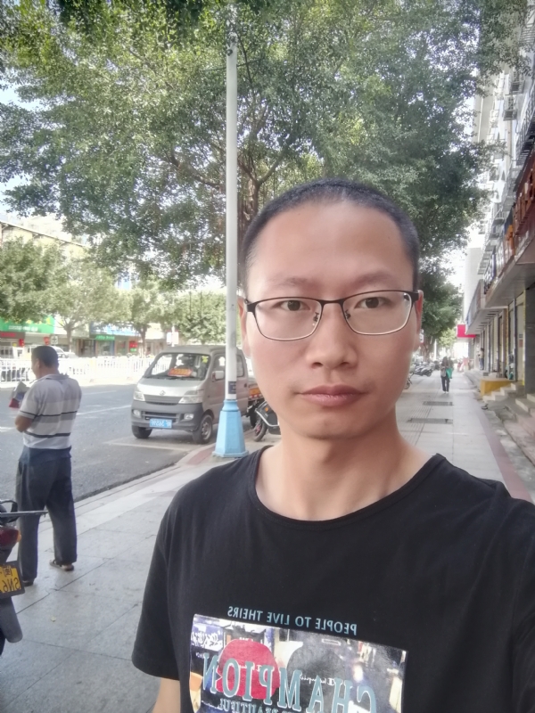 老虎的第一张照片--华安相亲网