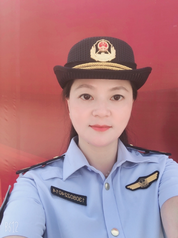 明明的第一张照片--华安相亲网