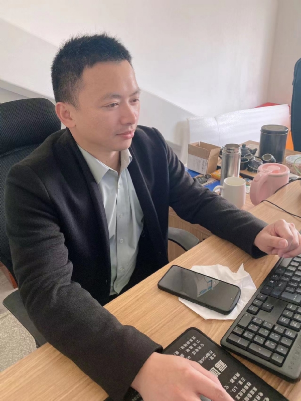 落叶知秋的第一张照片--华安相亲网